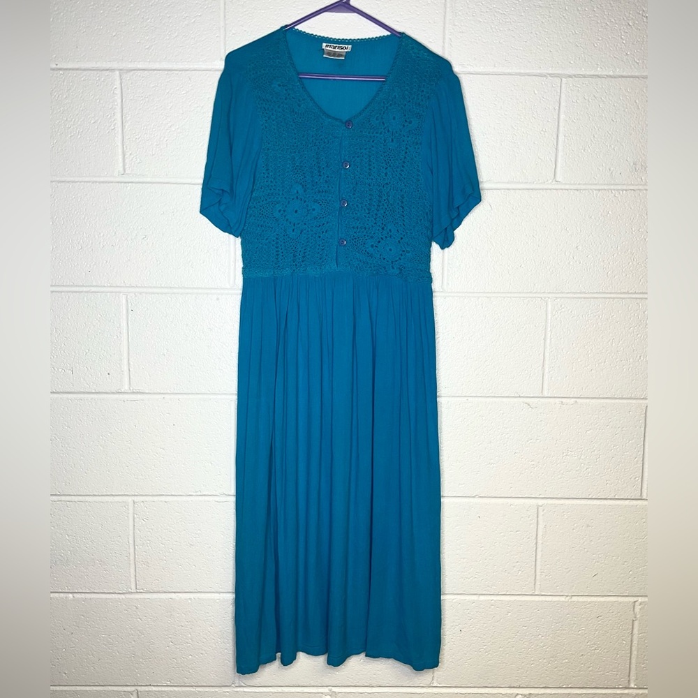 < Vintage Marisol Chic Blue Midi Dress with Lace Detail >